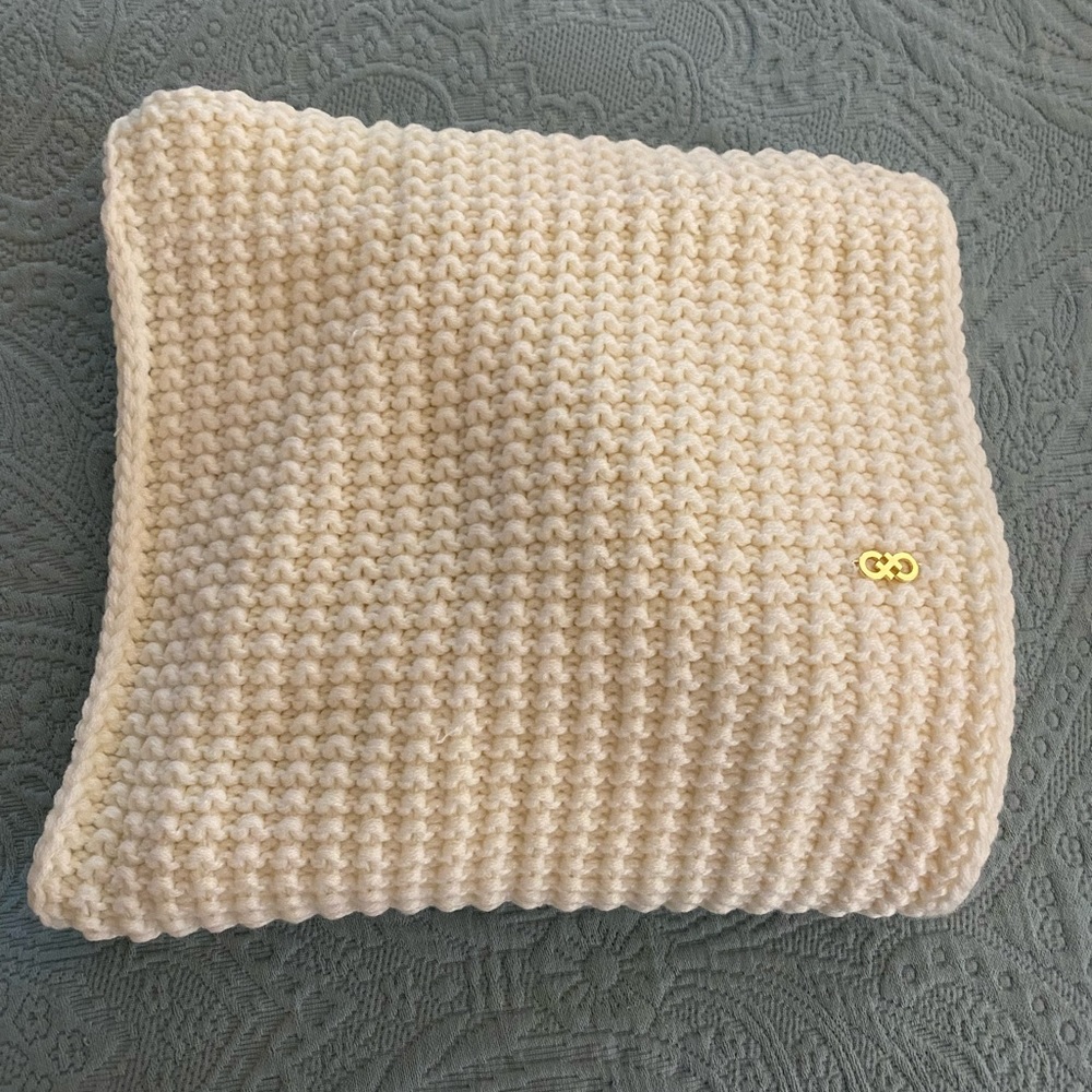 Coke Haan Chunky Bone Infinity Scarf